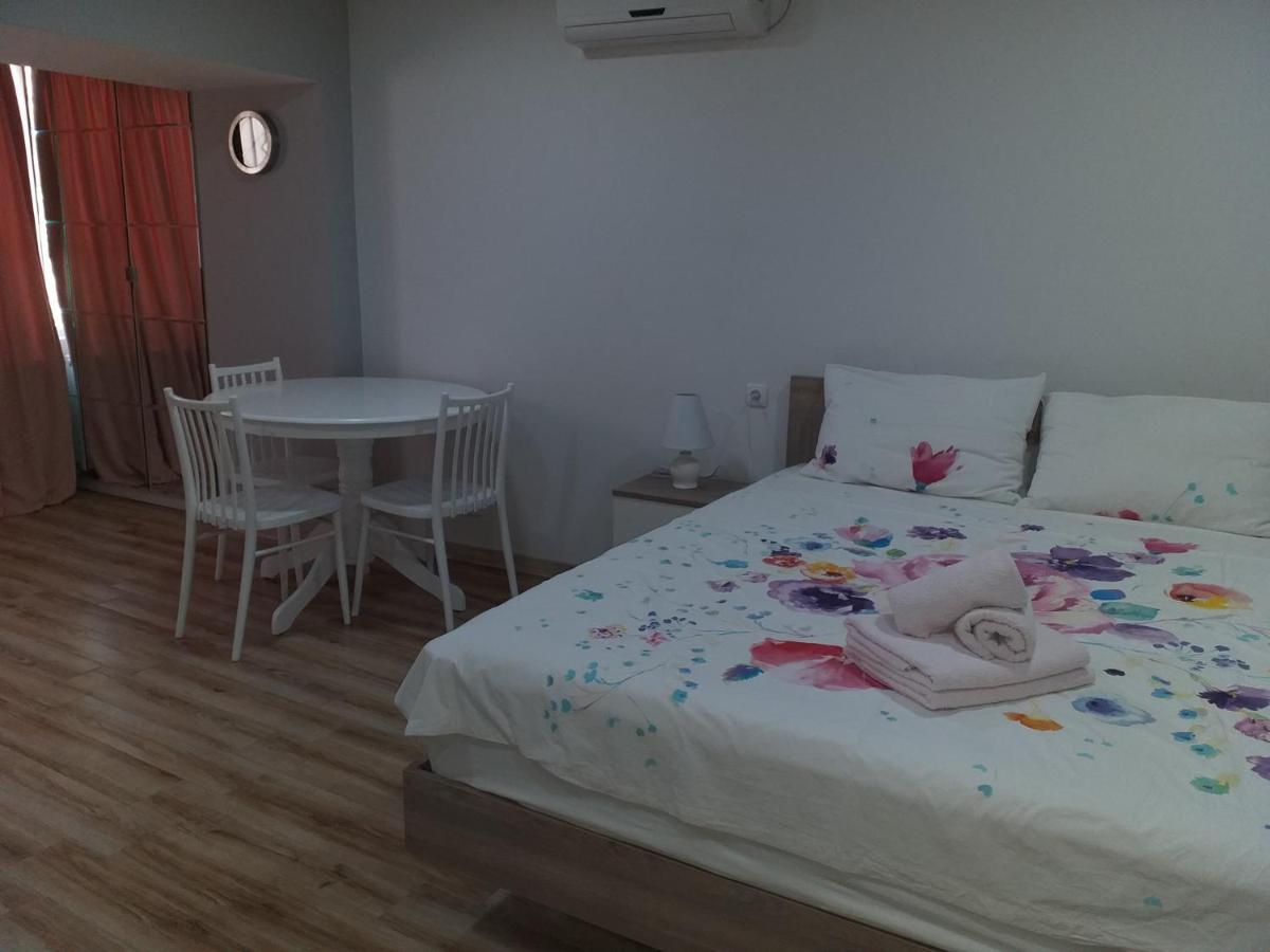Boutique Apartment 17 Tbilisi Esterno foto