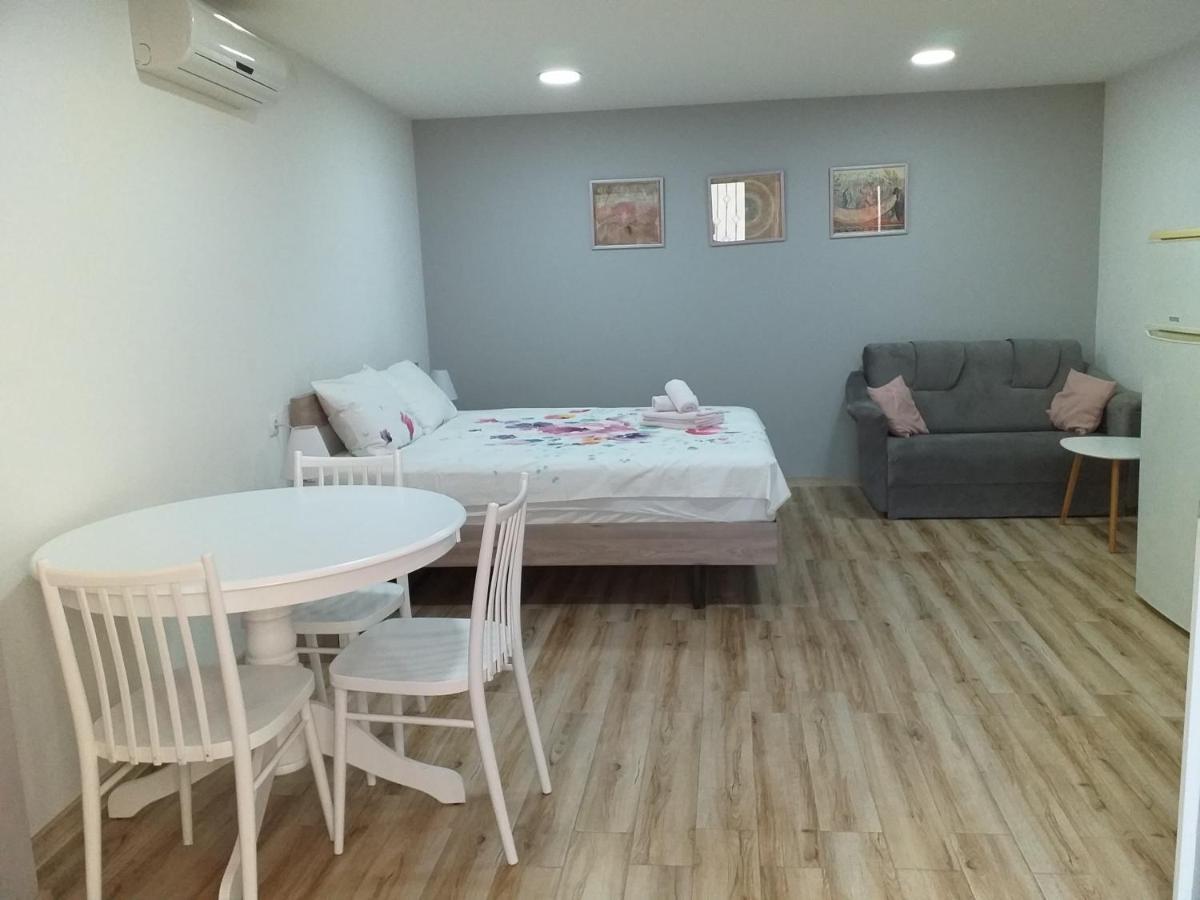 Boutique Apartment 17 Tbilisi Esterno foto