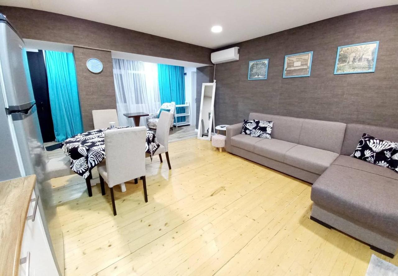Boutique Apartment 17 Tbilisi Esterno foto