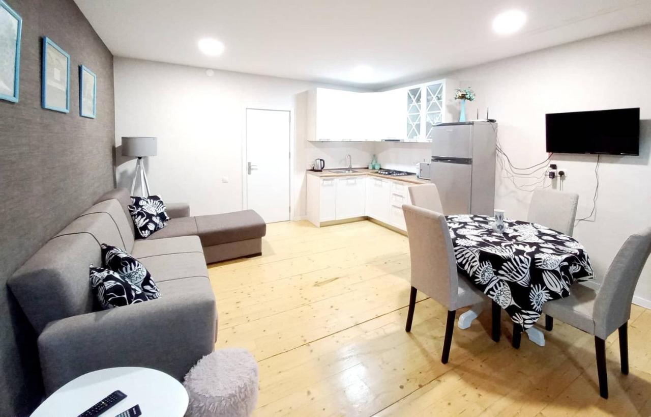Boutique Apartment 17 Tbilisi Esterno foto